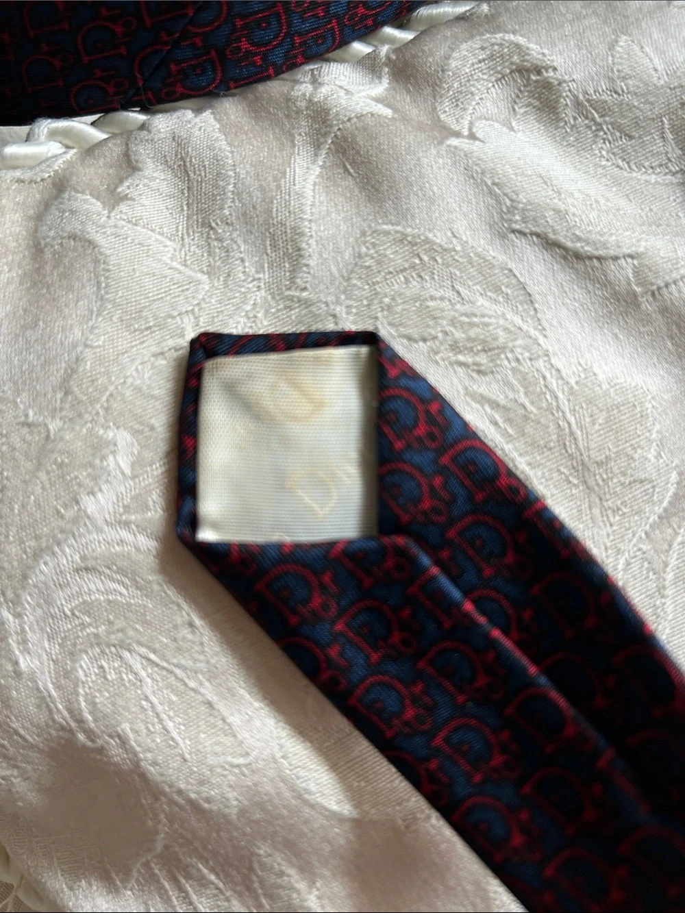 7063. Vintage Christian Dior Cravates Navy Red Monogram Silk Tie USA - Picture 4 of 5